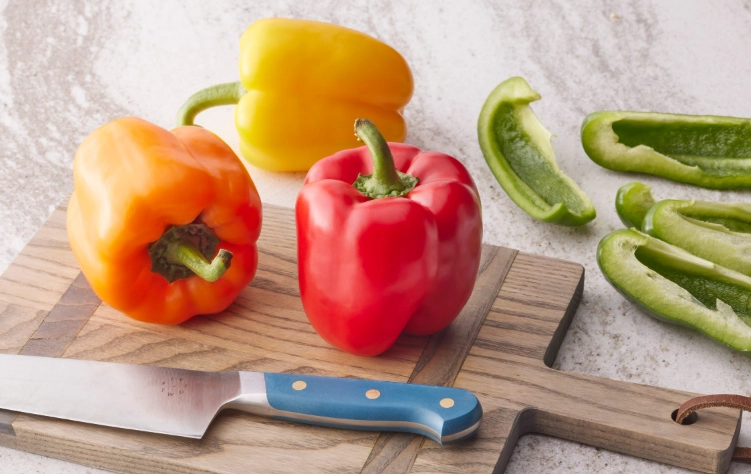 feeding bell peppers to dogs